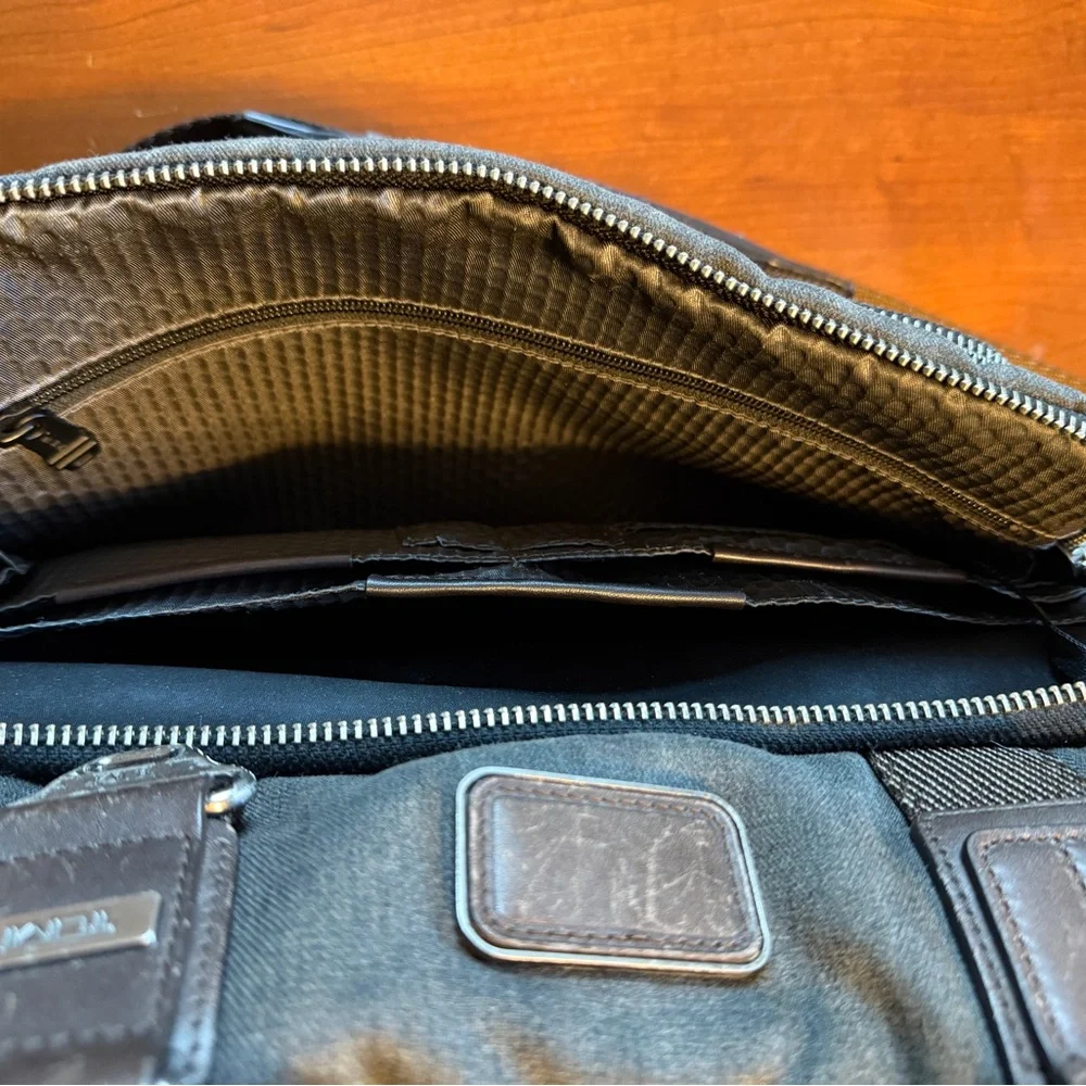 Tumi Alpha Bravo 